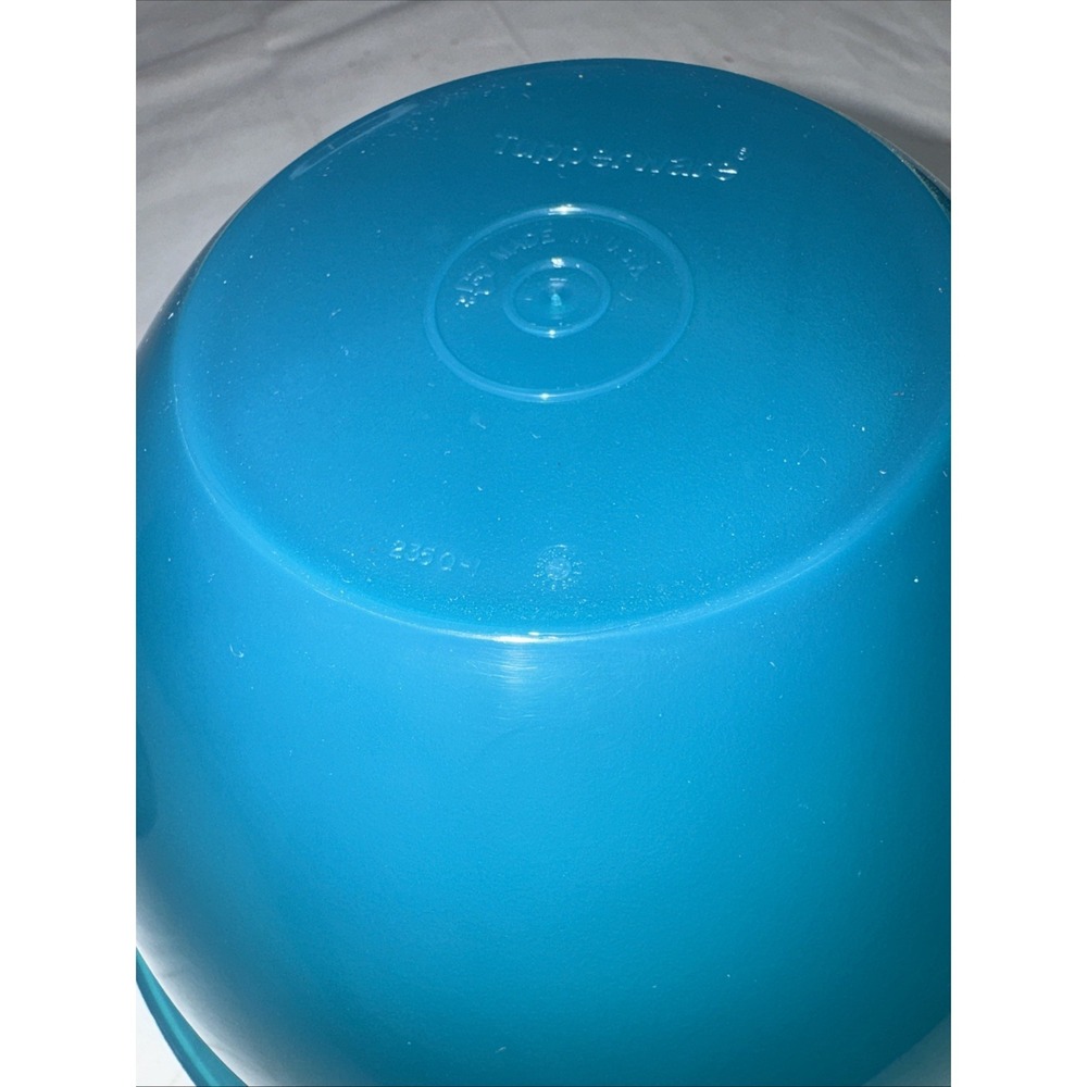 Vintage Tupperware Wonderlier Blue Bowl 2350-1 - Picture 4 of 4